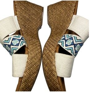 Naturalizer Tan and White Wedges